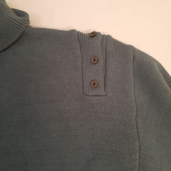 Kirundo sweater. Long sleeve turtleneck. Blueish green color. Nice Size M - Picture 8 of 8